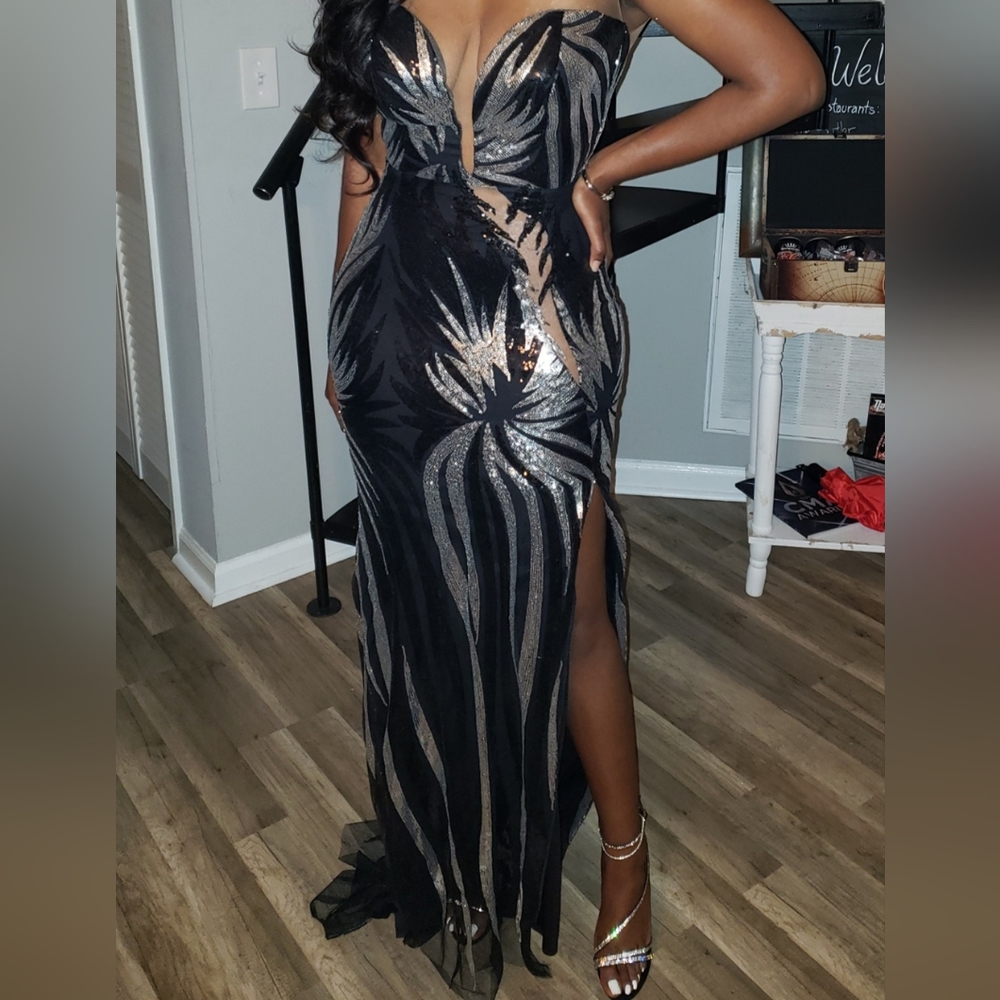 Evening/birthday/reception/ Gala/ Prom dress In Black And Silver